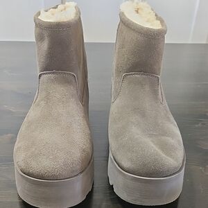 Time and Tru Beige Winter Boots